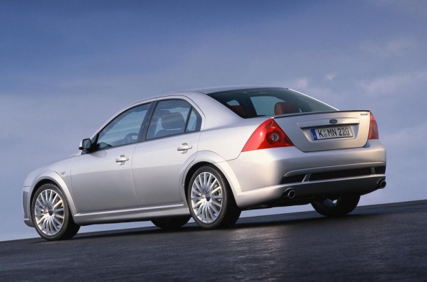 Ford-Mondeo_ST220_2002_1024x768_wallpaper_06