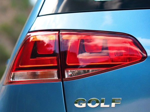 Volkswagen-Golf_Mk_VII_UK-Version_2013_1024x768_wallpaper_47