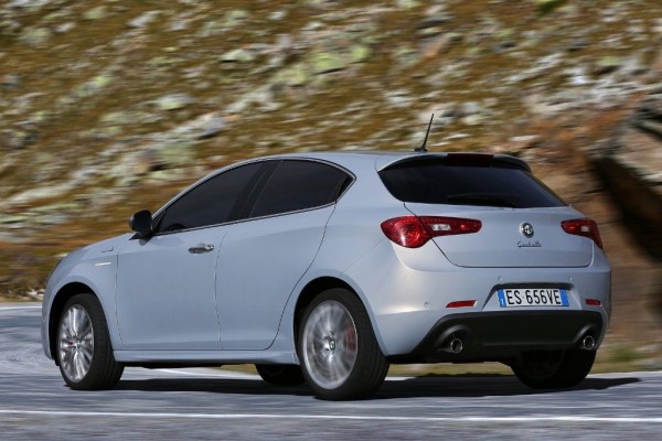 Alfa_Romeo-Giulietta_2014_1600x1200_wallpaper_1e