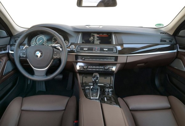 BMW-5-Series_2014_1024x768_wallpaper_63