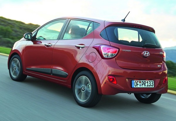 Hyundai-i10_2014_1024x768_wallpaper_38