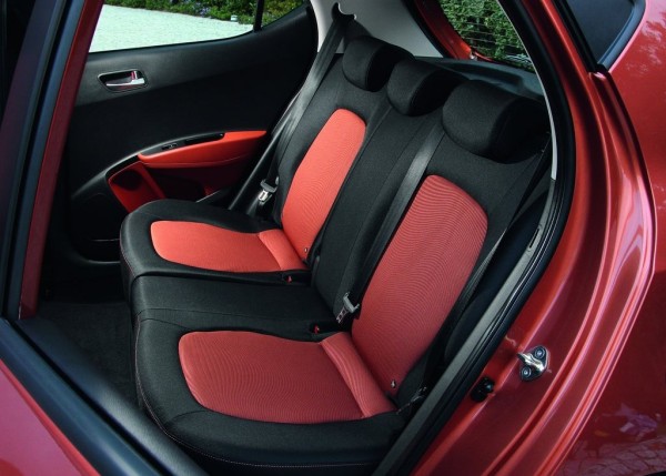 Hyundai-i10_2014_1024x768_wallpaper_53