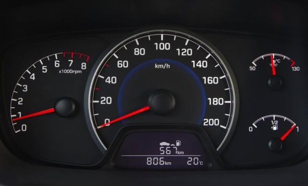 Hyundai-i10_2014_1024x768_wallpaper_5d