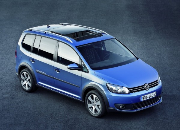 Volkswagen-CrossTouran_2011_1600x1200_wallpaper_01