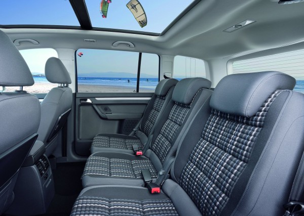 Volkswagen-CrossTouran_2011_1600x1200_wallpaper_0f