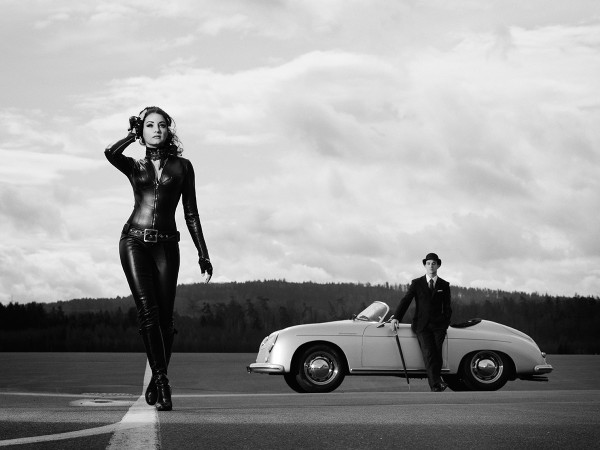 porsche_356_speedster_and_girl_wallpaper_g002