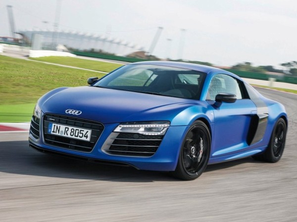 Audi-R8_V10_plus_2013_1024x768_wallpaper_07