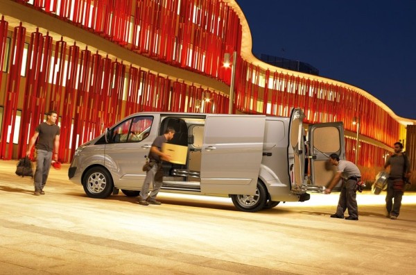 Ford-Transit_Custom_2013_1024x768_wallpaper_1a