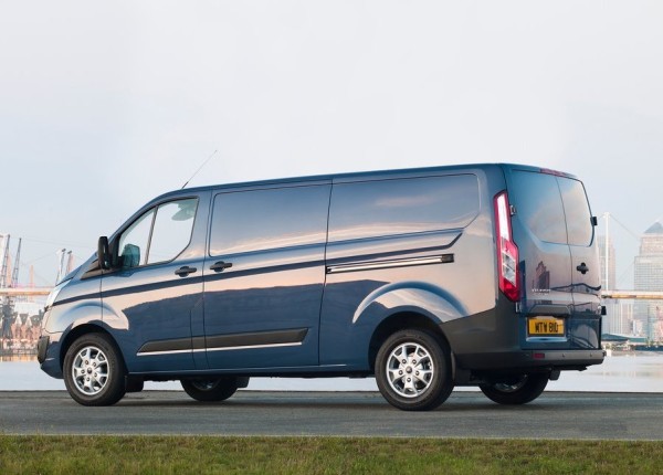 Ford-Transit_Custom_2013_1024x768_wallpaper_1b