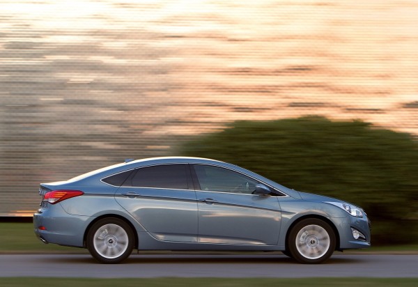 Hyundai-i40_2012_1600x1200_wallpaper_1d