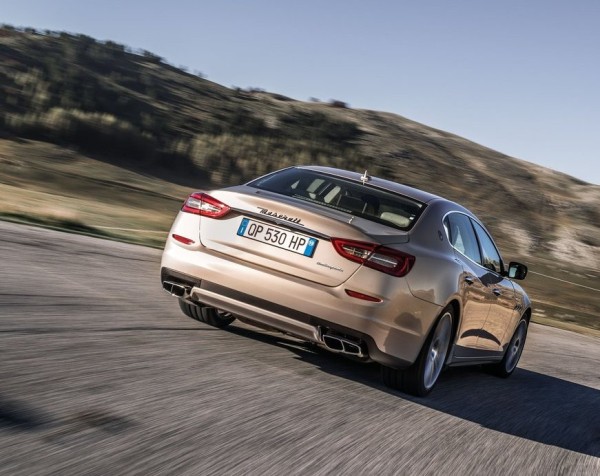 Maserati-Quattroporte_2013_1024x768_wallpaper_37
