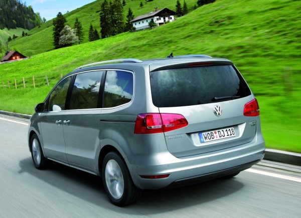 Volkswagen-Sharan_2011_1024x768_wallpaper_14