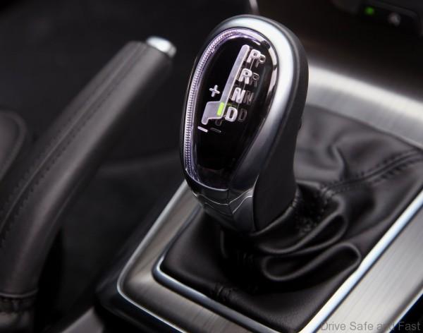 Volvo-V40_2013_1600x1200_wallpaper_8a