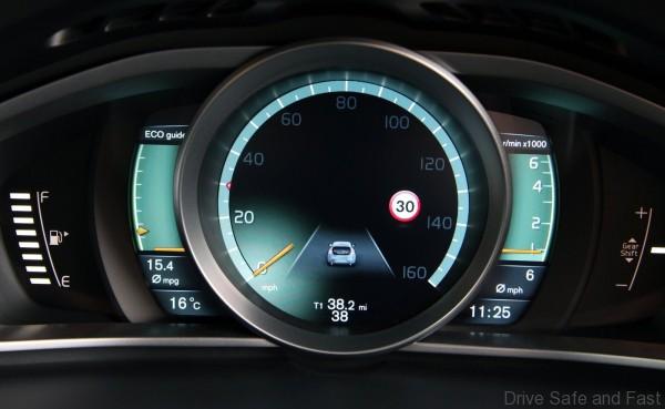 Volvo-V40_2013_1600x1200_wallpaper_8f