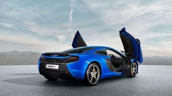 mclaren_650s_rear_view