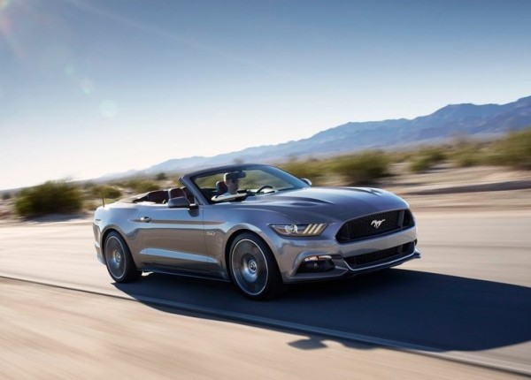 Ford-Mustang_Convertible_2015_800x600_wallpaper_03