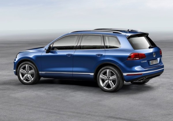 Volkswagen-Touareg_2015_800x600_wallpaper_05