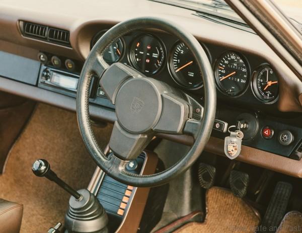 911-Carrera-steering-wheel