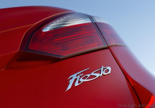 ford_fiesta_4-door_3