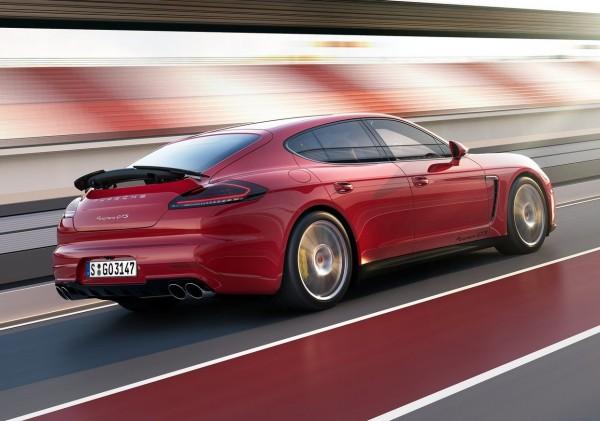 Porsche-Panamera_4
