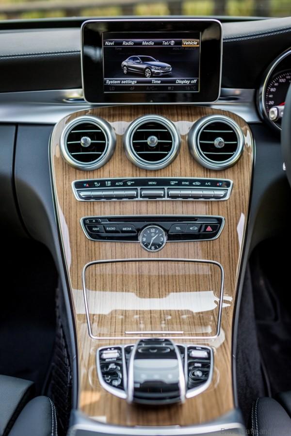 Mercedes-Benz C 250 EXCLUSIVE (17)