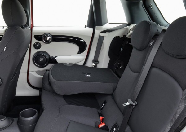Mini-Cooper_S_5-door_4