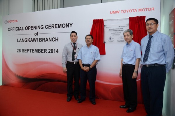 Toyota Datuk Takashi_ Hibi (Deputy Chairman, UMWT)