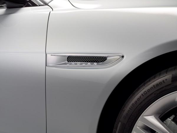 JAGUAR_XE_PRESTIGE_DETAIL_04