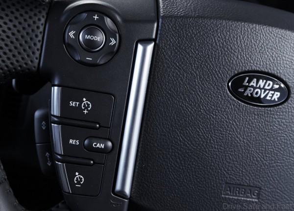 Land_Rover-Discovery_4_4