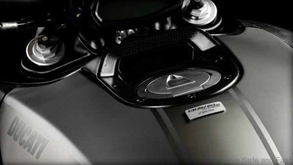 ducati-diavel-titanium_3