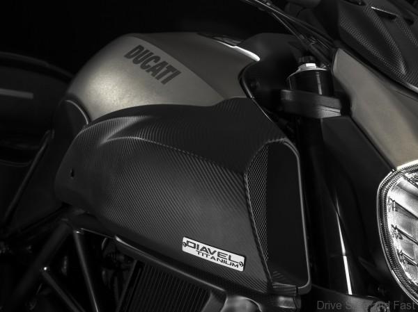 ducati-diavel-titanium_8