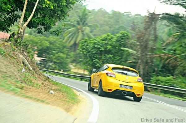 471053_10152146075554348_772912723_o