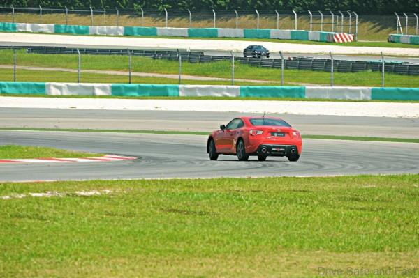 527092_10151161350849348_1199937673_n