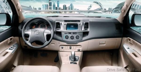 Toyota_Hilux_2