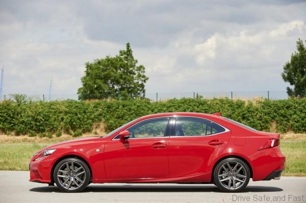 Lexus-IS-200t-6