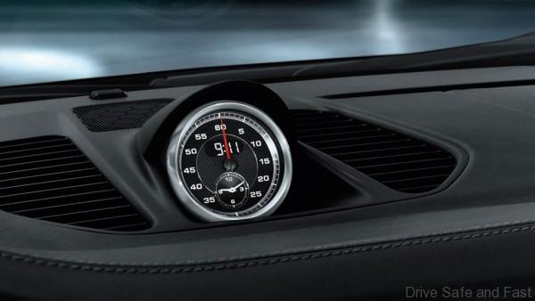 Porsche-911-Black-Edition-10