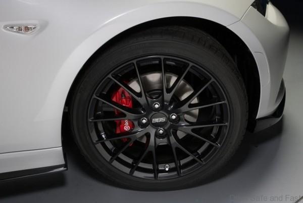 2016 Mazda MX-5 with Accessories Concept