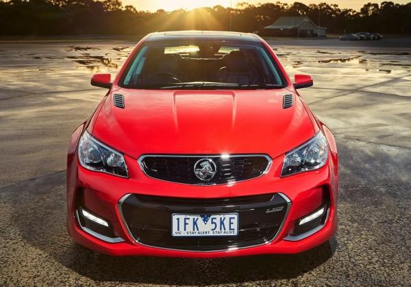 Holden-VFII_Commodore_2016_05