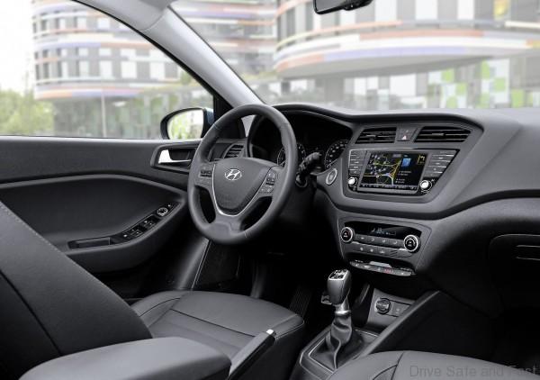 Hyundai-i20_Active_2016_1