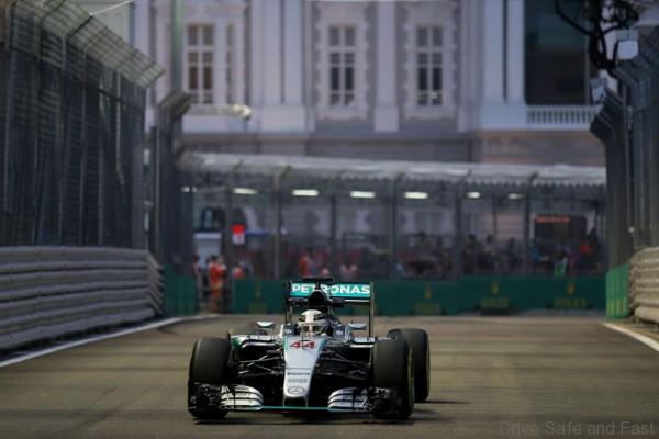 Mercedes AMG Petronas F1 Singapore 2015 (3)