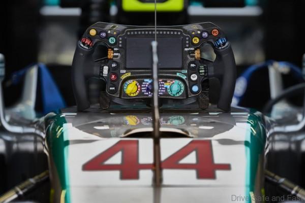 Mercedes AMG Petronas F1 Singapore 2015 (5)