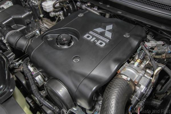 Mitsubishi Triton 2015 (8)