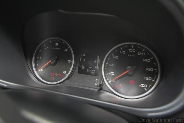 Mitsubishi Triton 2015 (9)