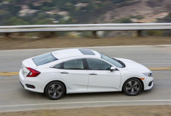 Honda-Civic_Sedan_2016_15
