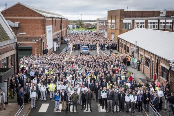 First Bentley Bentayga rolls off the production line (1)