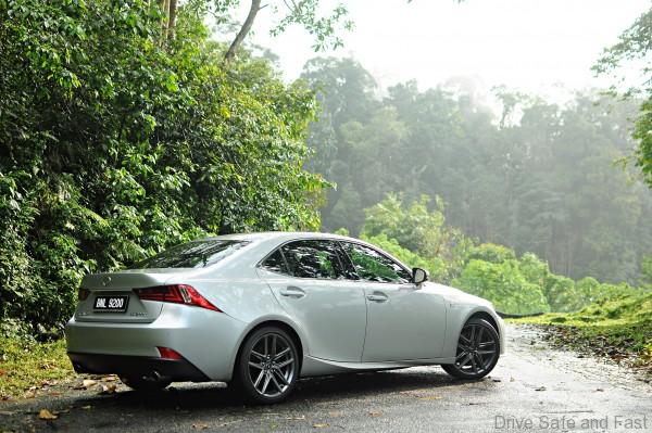 Lexus IS 200t Set 1 (2)