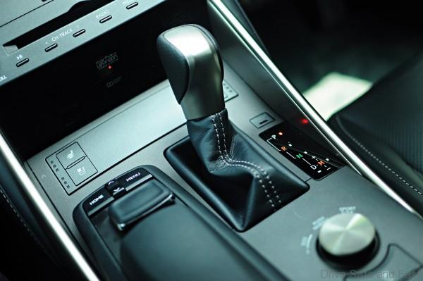 Lexus IS 200t Shifter
