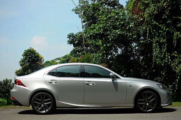 Lexus IS 200t Side Profile