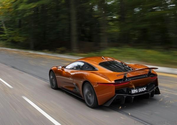 jaguar_c-x75_bond_2