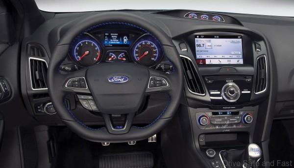 stereo_ford focus RS